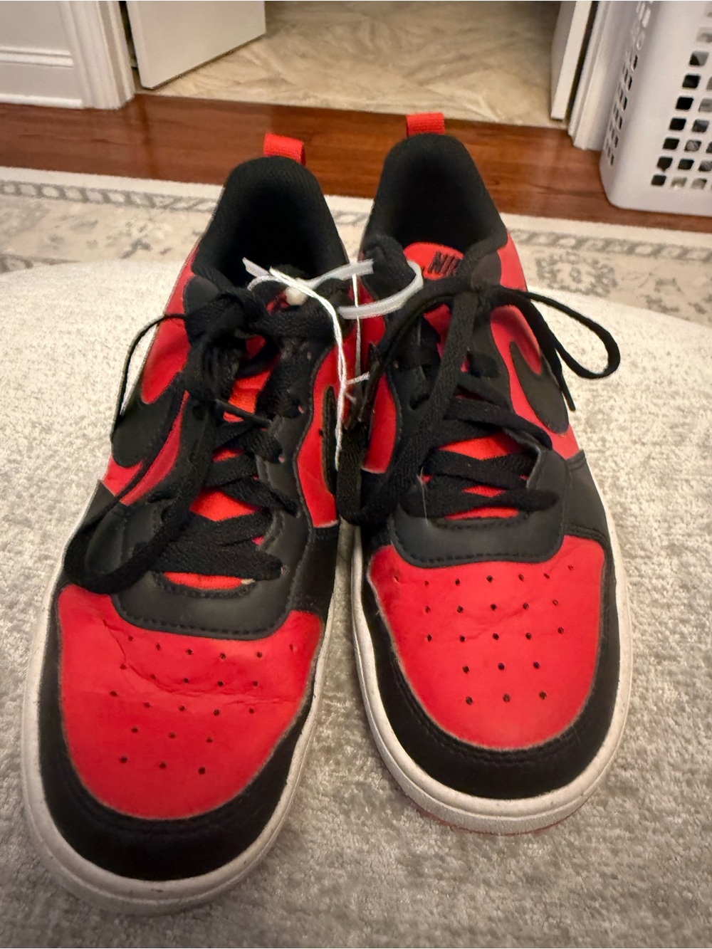 Nike Court Borough Low Sneakers Red Black Boys 5Y / Women’s 6.5